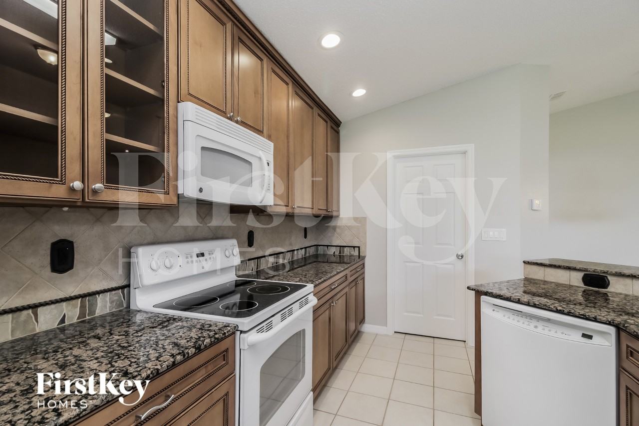 211 Oak Branch Dr - Photo 7 of 16