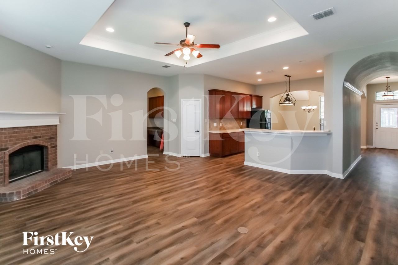 5829 Nathaniel Dr - Photo 3 of 16