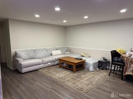 featured image of 911 Yorkshire Dr
