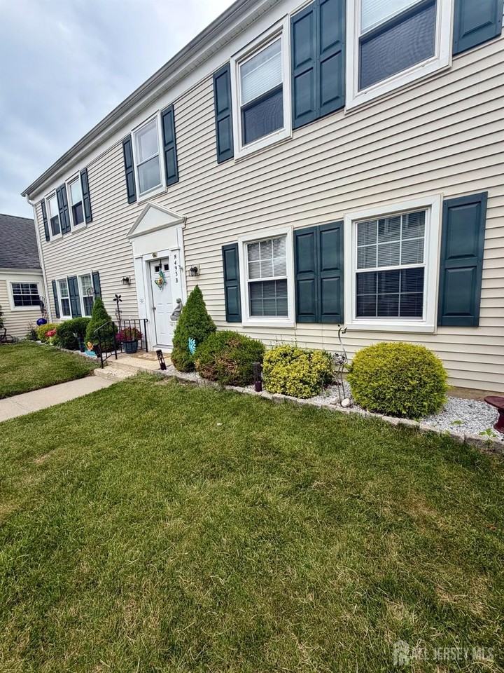 493-B Somerset Ln - Photo 2 of 23