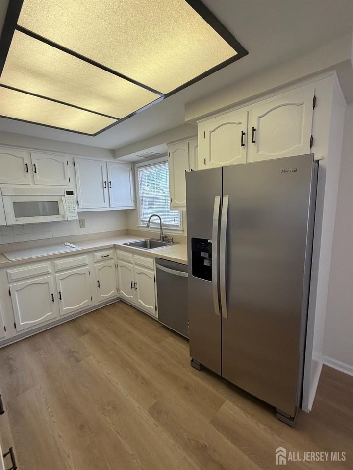 493-B Somerset Ln - Photo 6 of 23