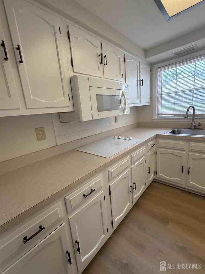 493-B Somerset Ln - Photo 7 of 23