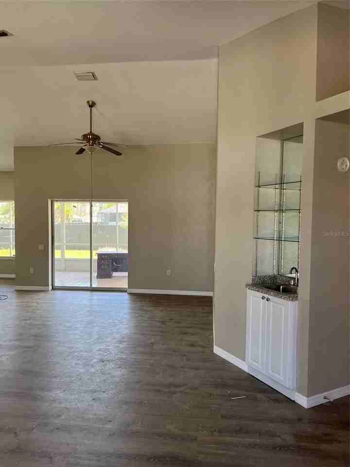 1330 Abalom St - Photo 4 of 19