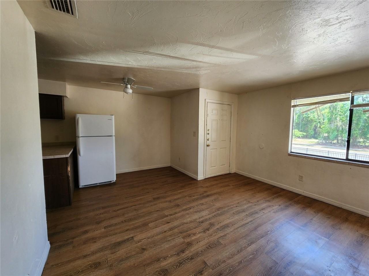 719 Sw 70th Ter #5 - Photo 3 of 14