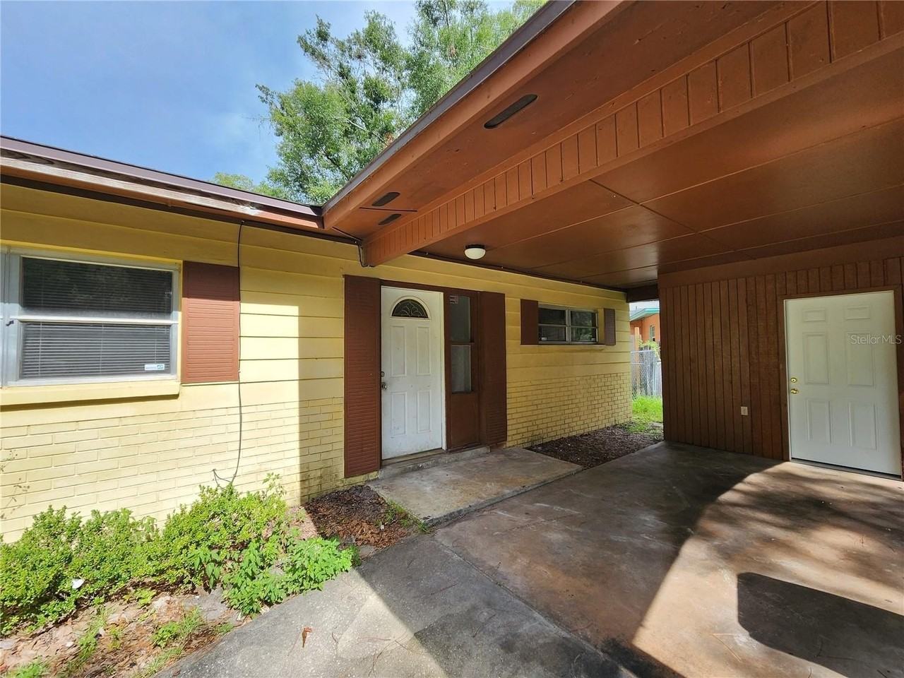 2831 Ne 17th Dr - Photo 2 of 16