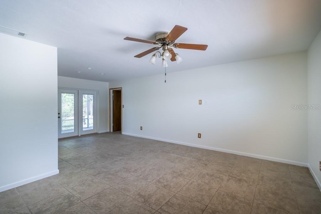 3426 Nw 40th St - Photo 3 of 50