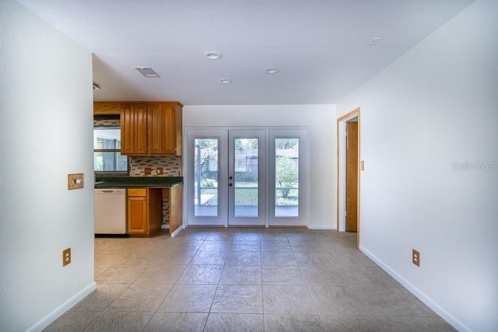 3426 Nw 40th St - Photo 6 of 50