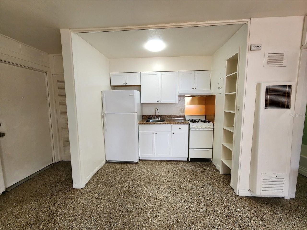 1933 Nw 4th Ave #D - Photo 6 of 16