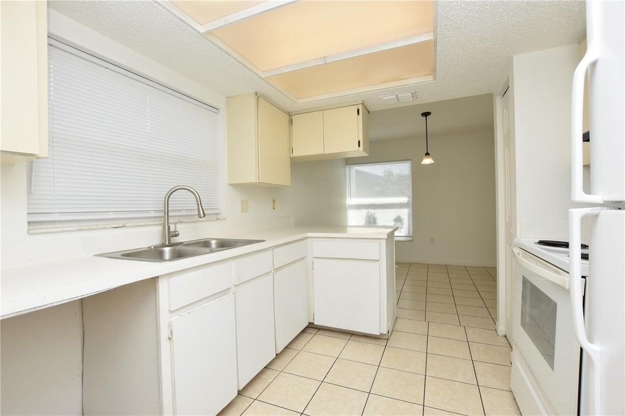 1019 Buccaneer Dr - Photo 5 of 20