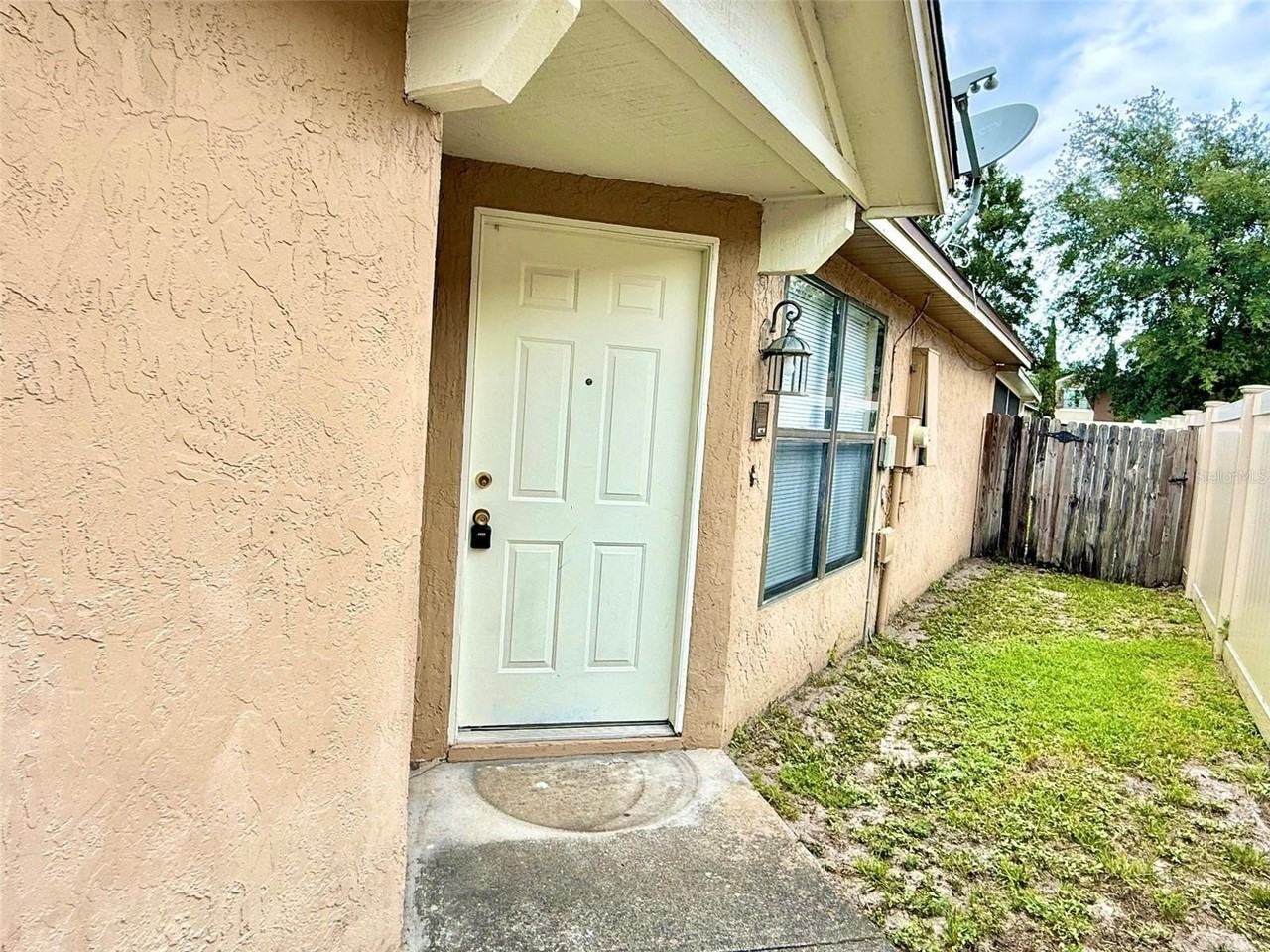 1215 Creekbottom Cir - Photo 3 of 28