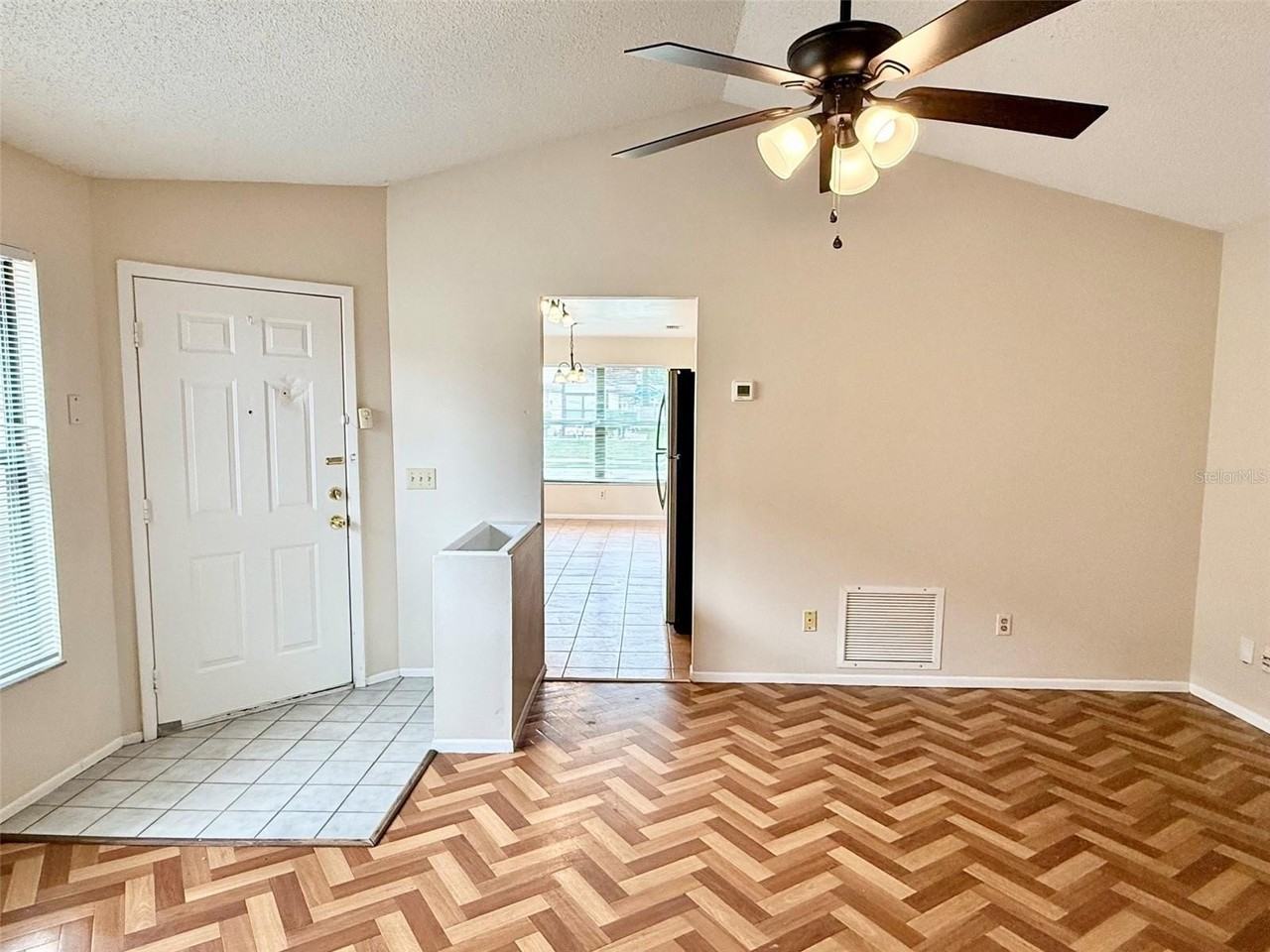 1215 Creekbottom Cir - Photo 6 of 28