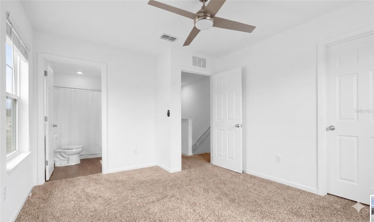 57 Elmhurst Ln - Photo 5 of 8