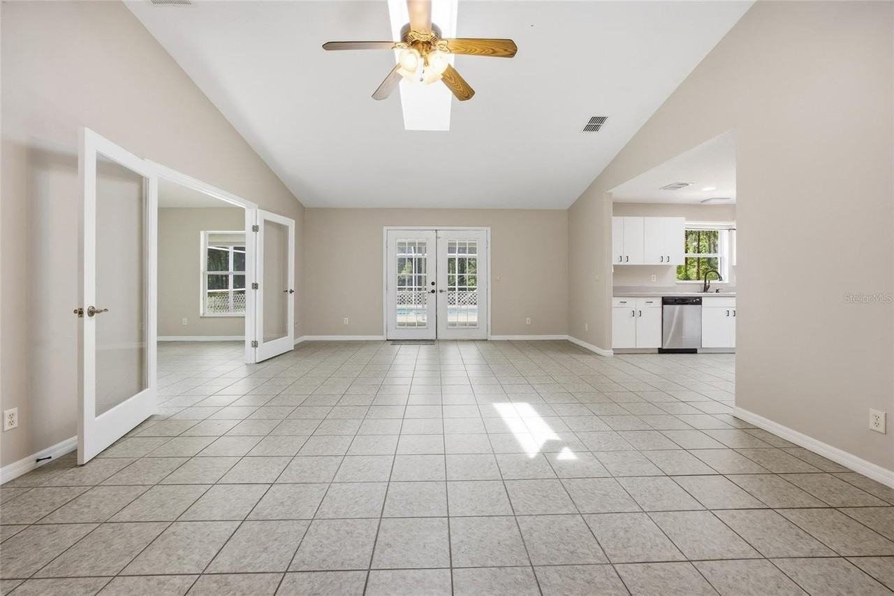 7050 Ne State Road 121 - Photo 3 of 50
