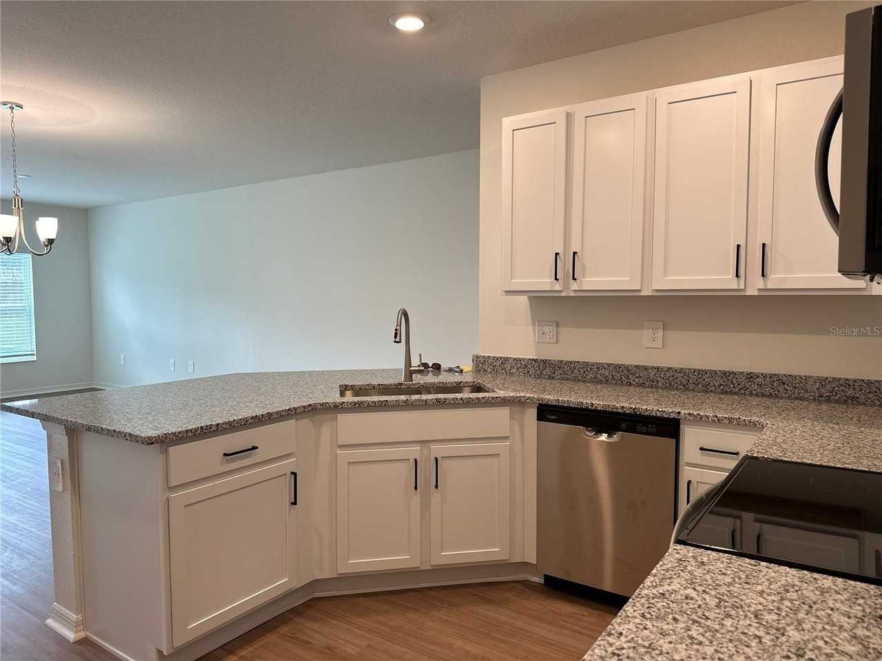 9354 Westside Hills Dr - Photo 2 of 16