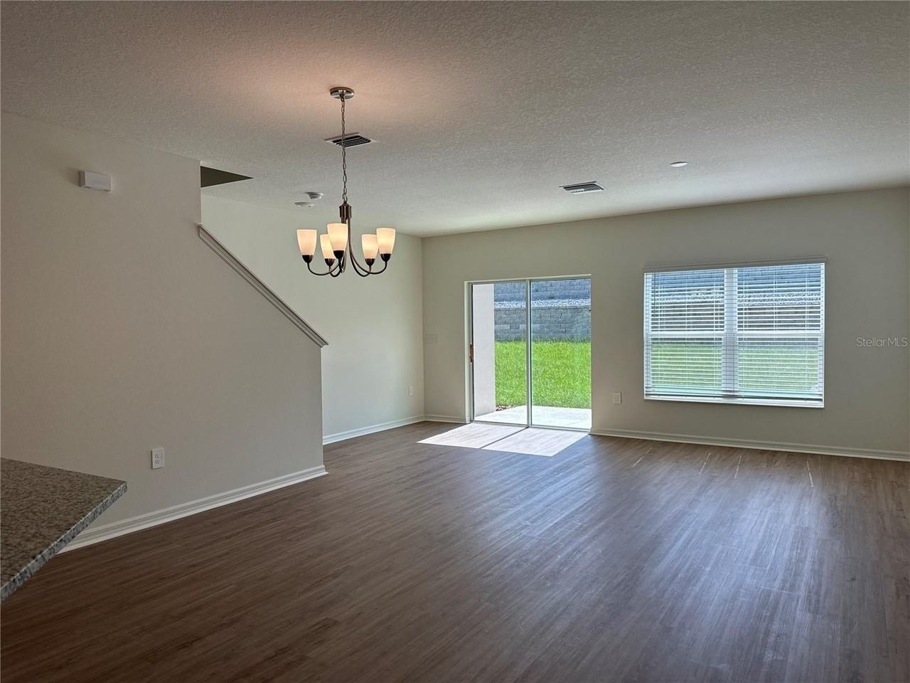 9354 Westside Hills Dr - Photo 4 of 16
