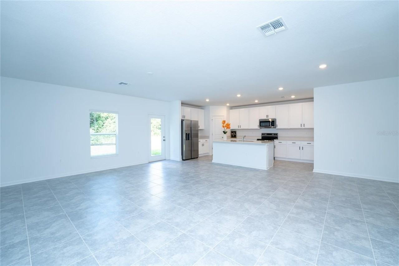 581 Bell Prairie Cir - Photo 4 of 41