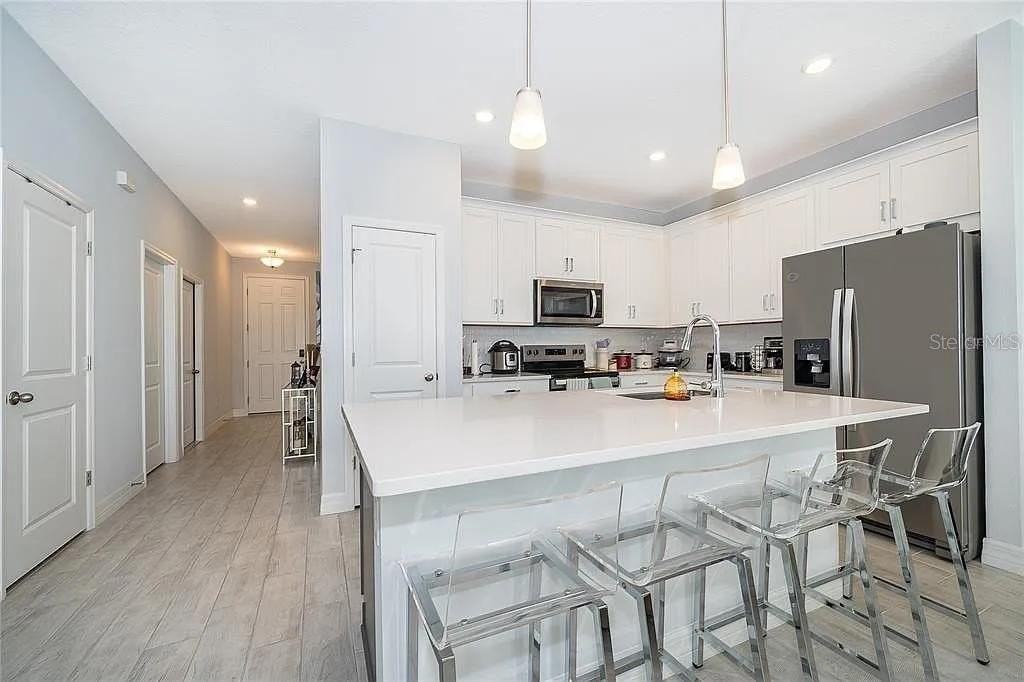5818 Wallis Ln - Photo 6 of 21