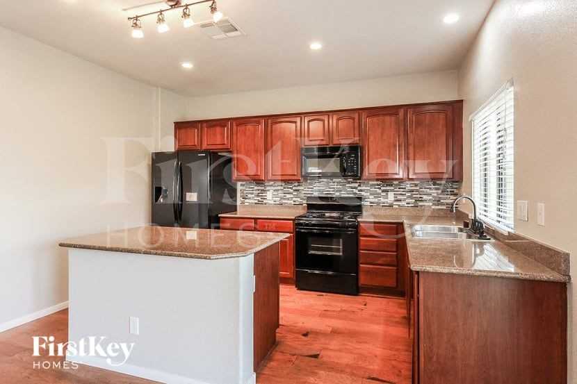 3404 Catherine Mermet Ave - Photo 4 of 15