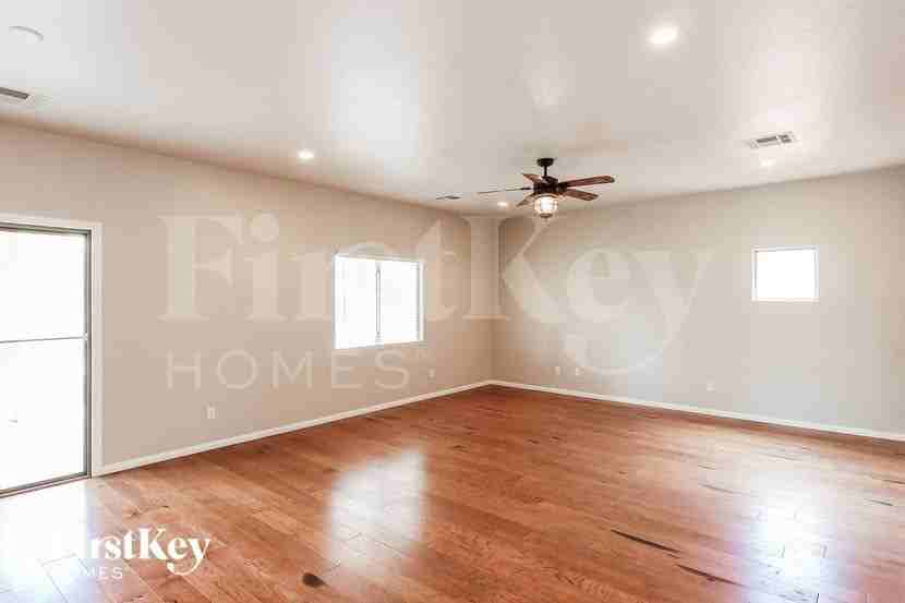 3404 Catherine Mermet Ave - Photo 6 of 15