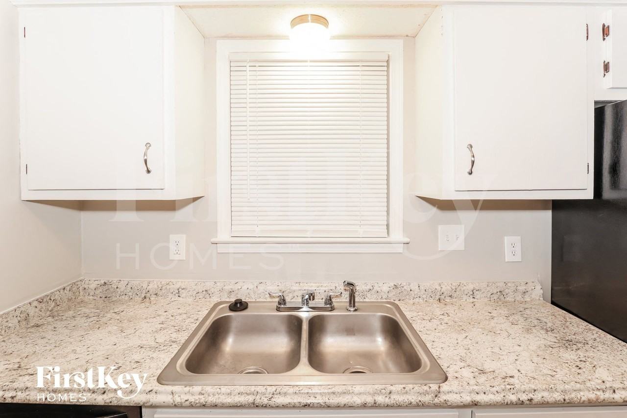 6901 Aspenhill Dr - Photo 5 of 15
