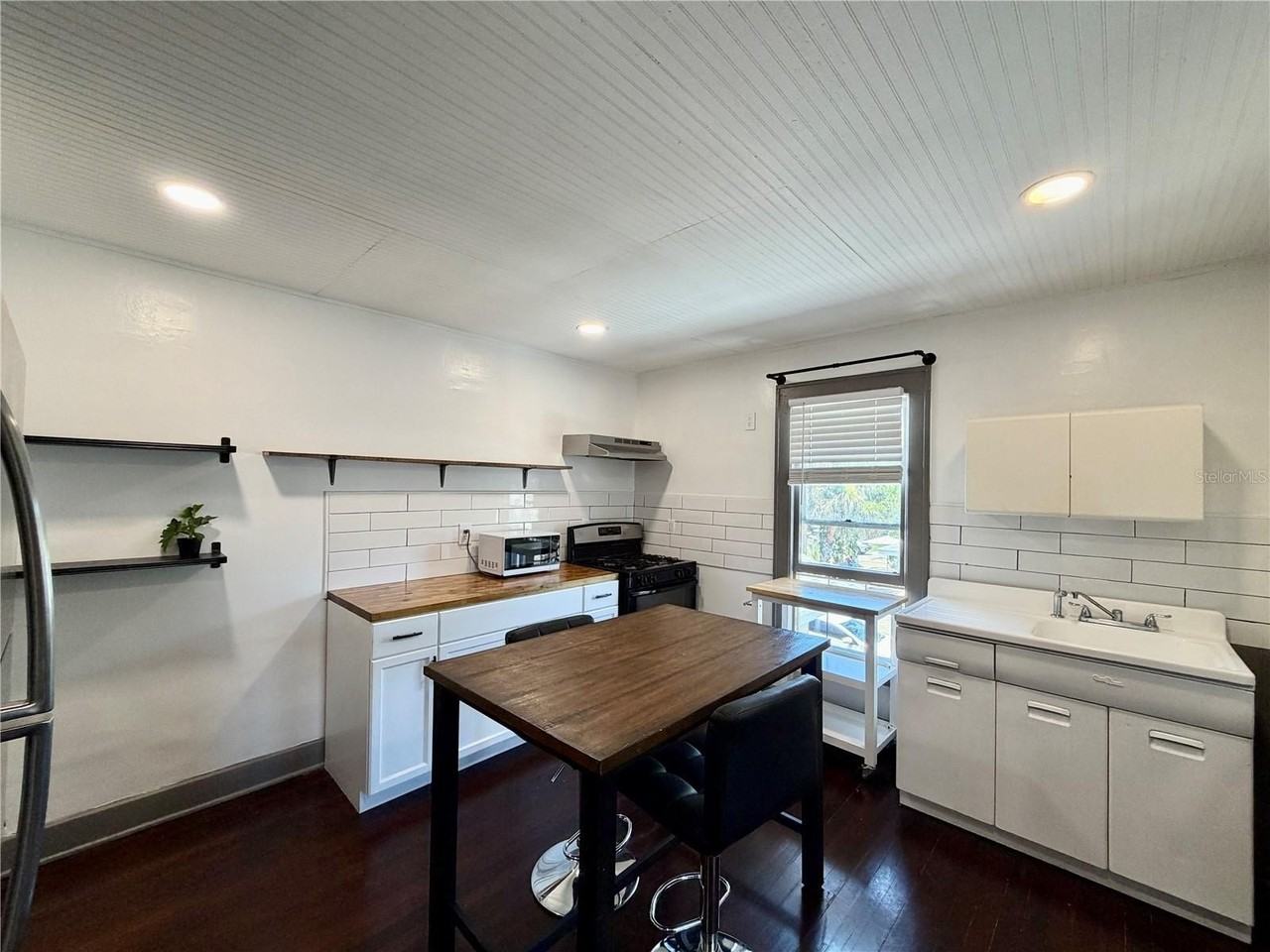 1057 7th Ave N #3 - Photo 4 of 18