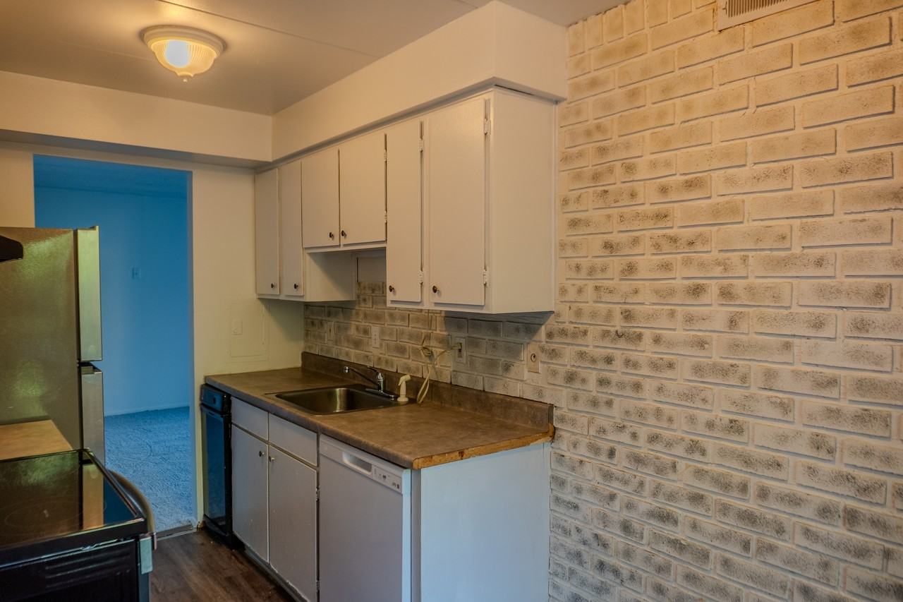 2440 Noble Rd #1 - Photo 5 of 20