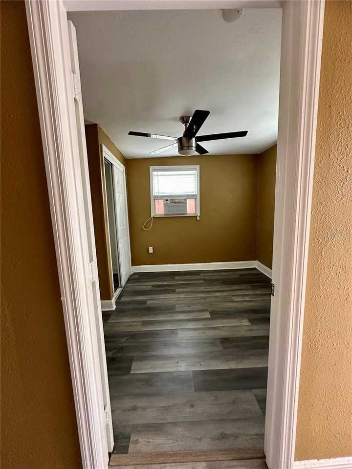 2907 N 15th St #D - Photo 5 of 24