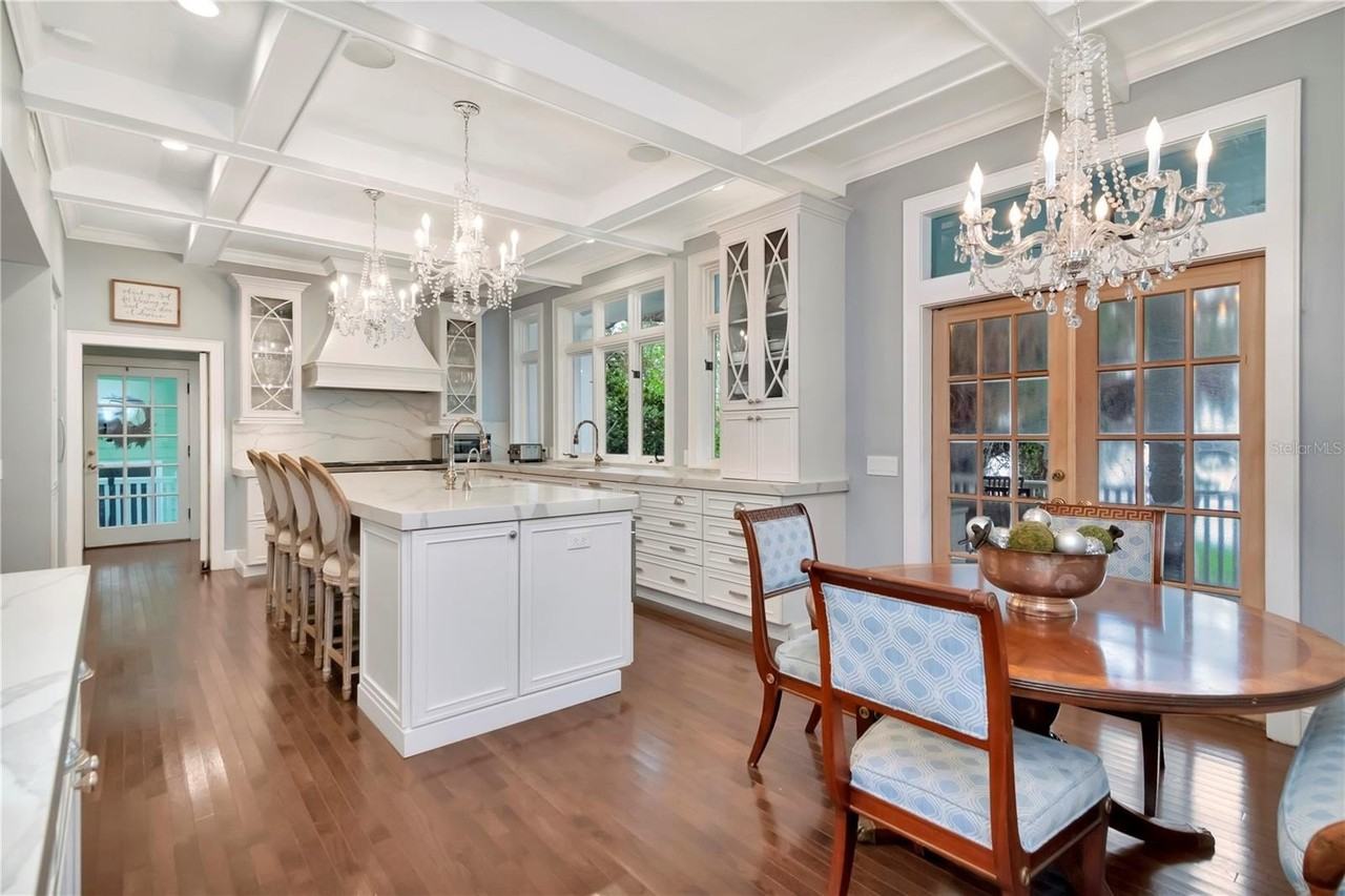 6220 Bayshore Blvd - Photo 2 of 50