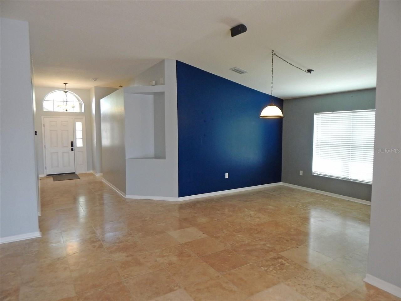 6367 Bridgecrest Dr - Photo 4 of 32