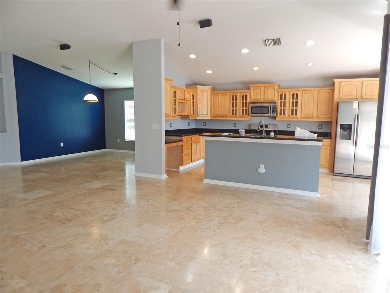 6367 Bridgecrest Dr - Photo 7 of 32