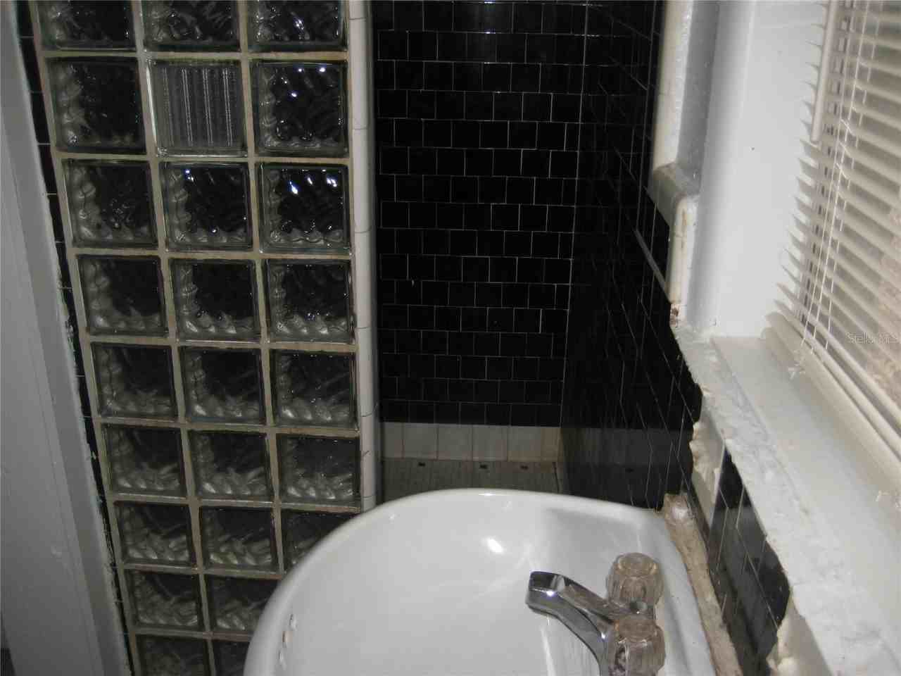 11804 E 92 HIGHWAY - Photo 3 of 4
