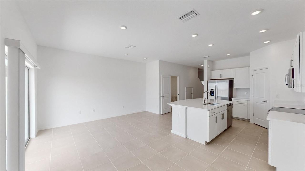 2415 Paravane Way - Photo 5 of 37
