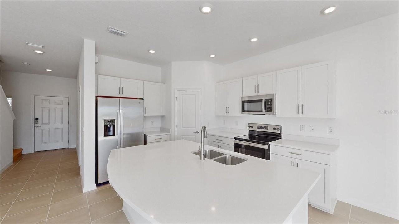 2415 Paravane Way - Photo 6 of 37