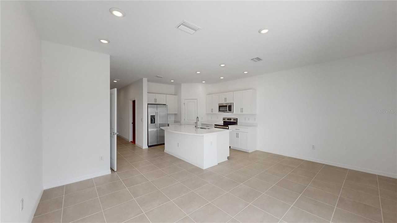 2415 Paravane Way - Photo 7 of 37