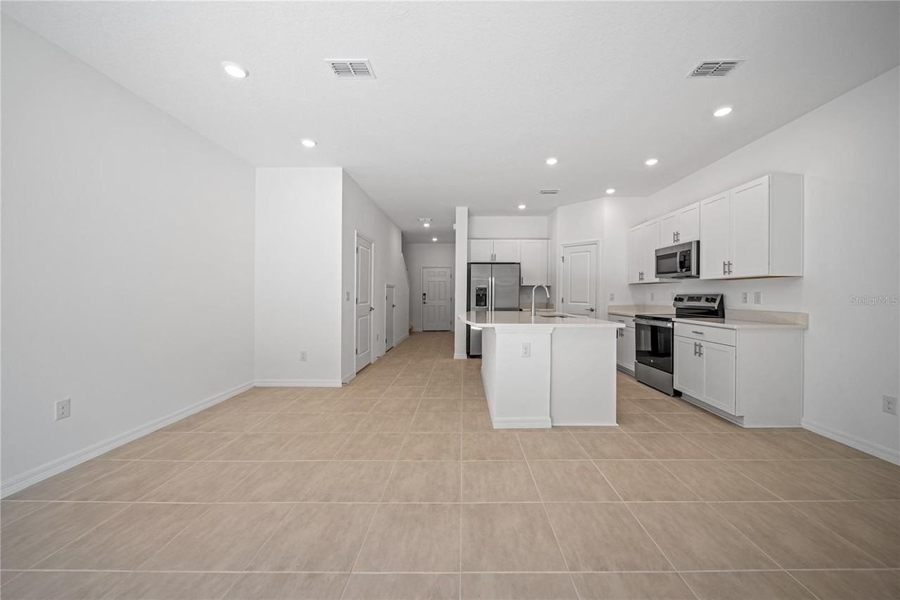 2085 Hallier Cv - Photo 7 of 24