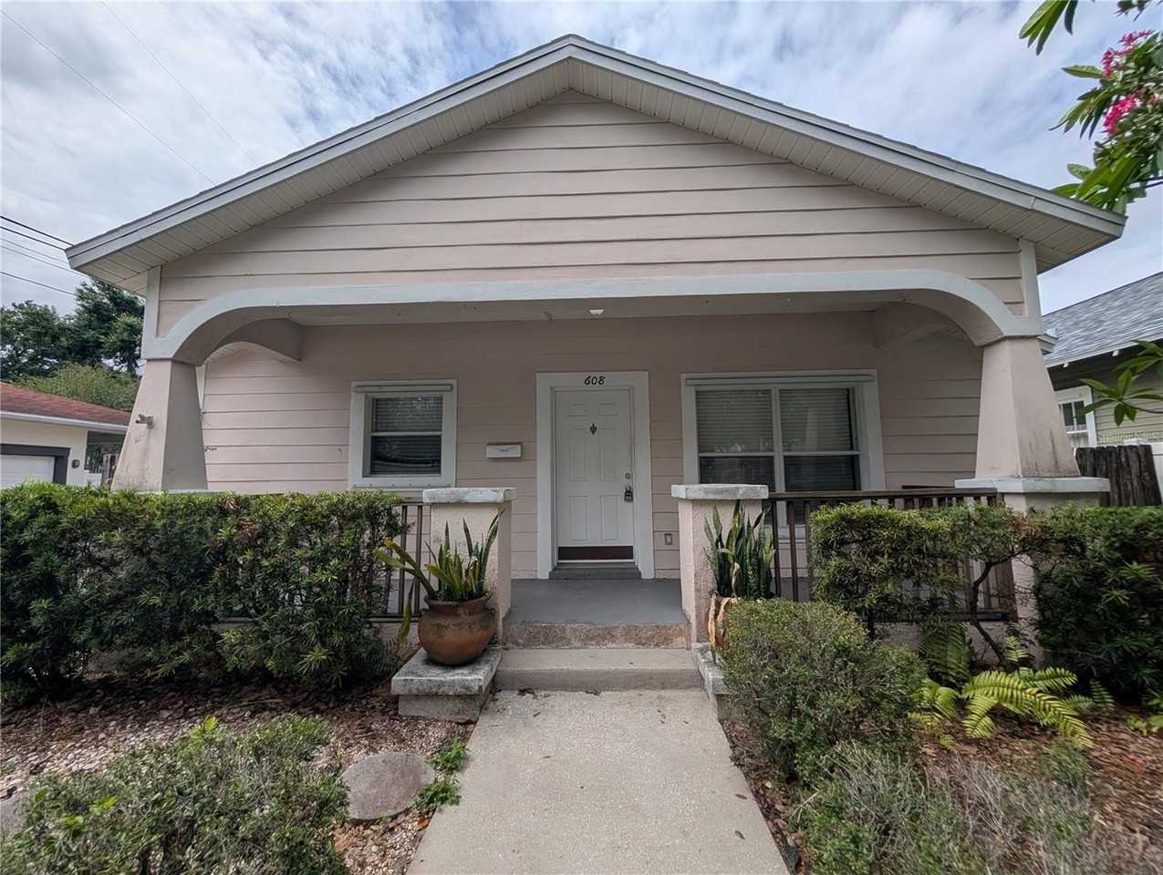 608 9th Ave N