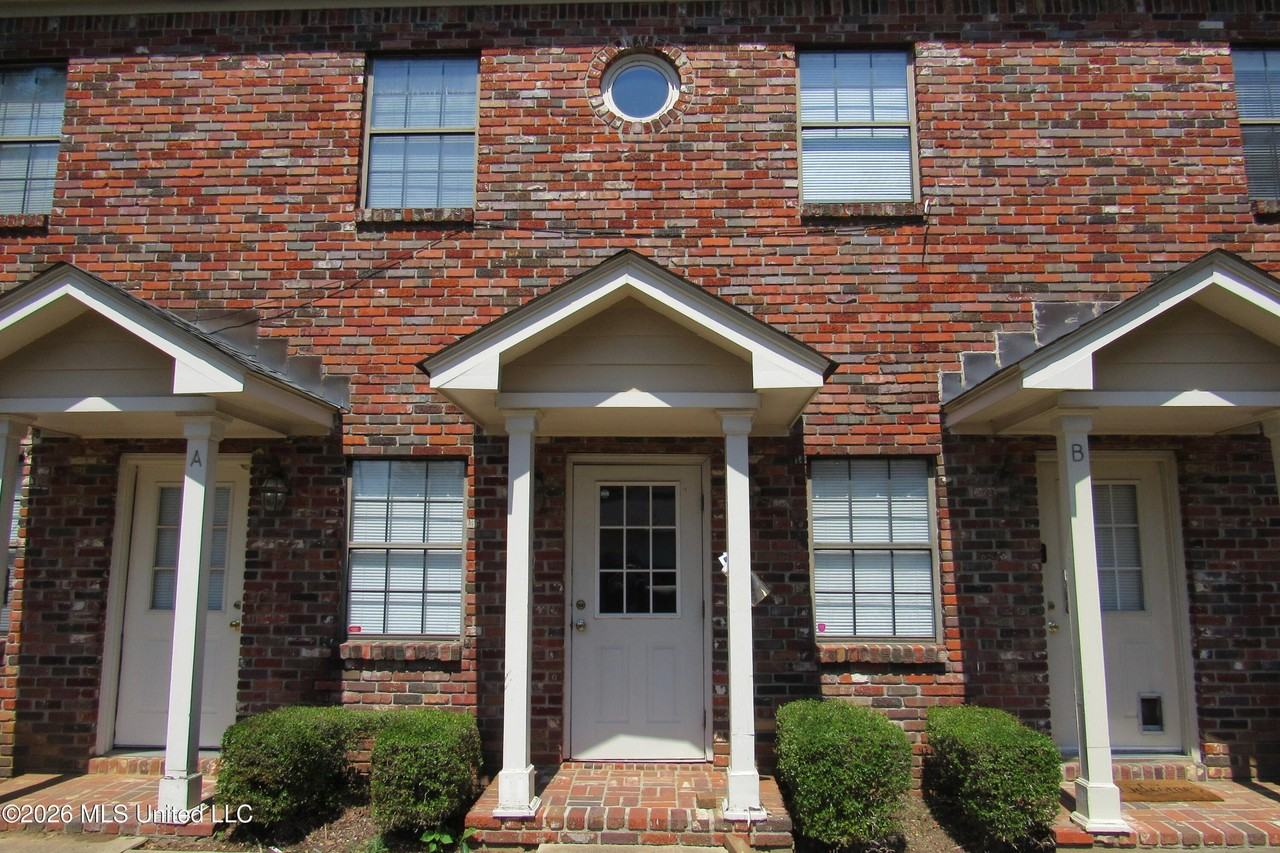 931 E Fortification St