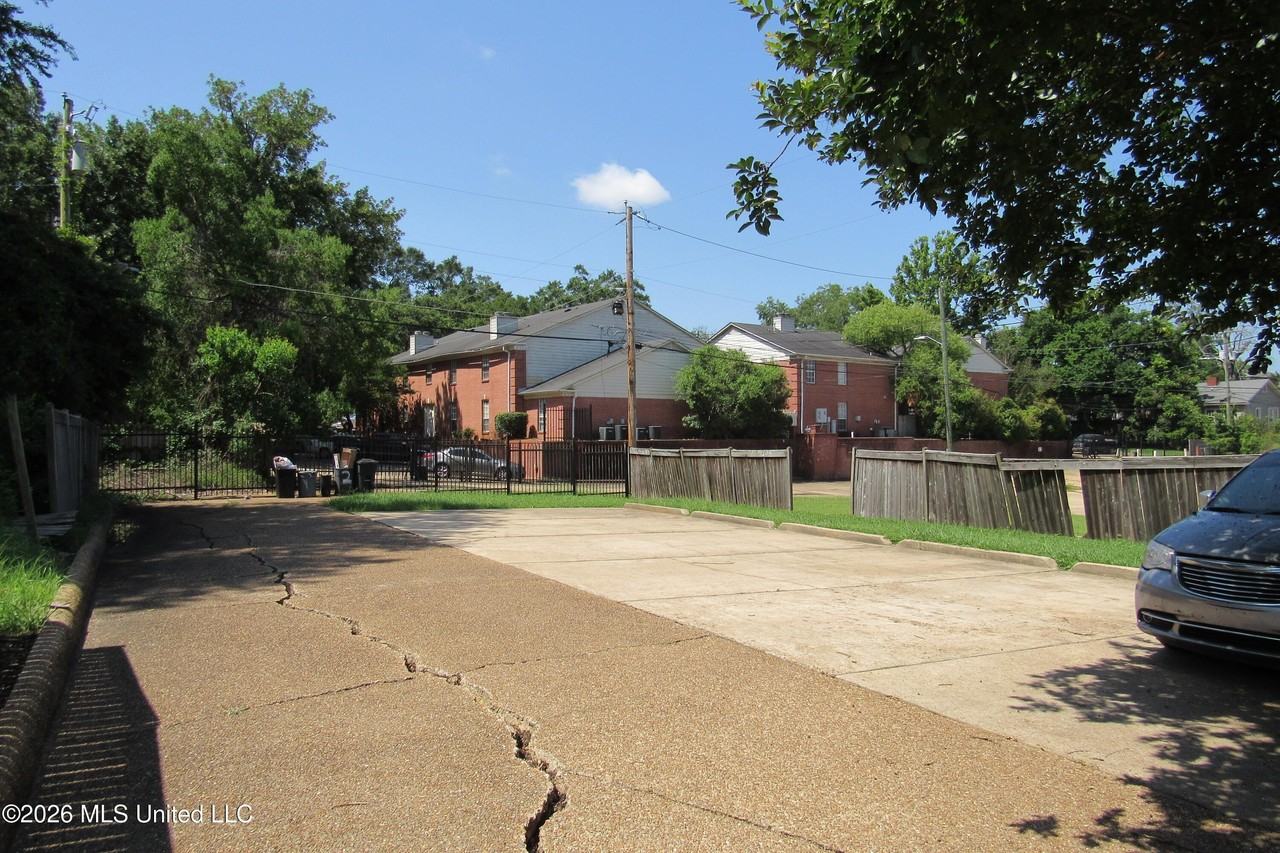 931 E Fortification St - Photo 5 of 25