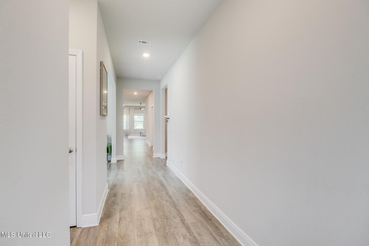 7820 Coral Ln - Photo 2 of 23