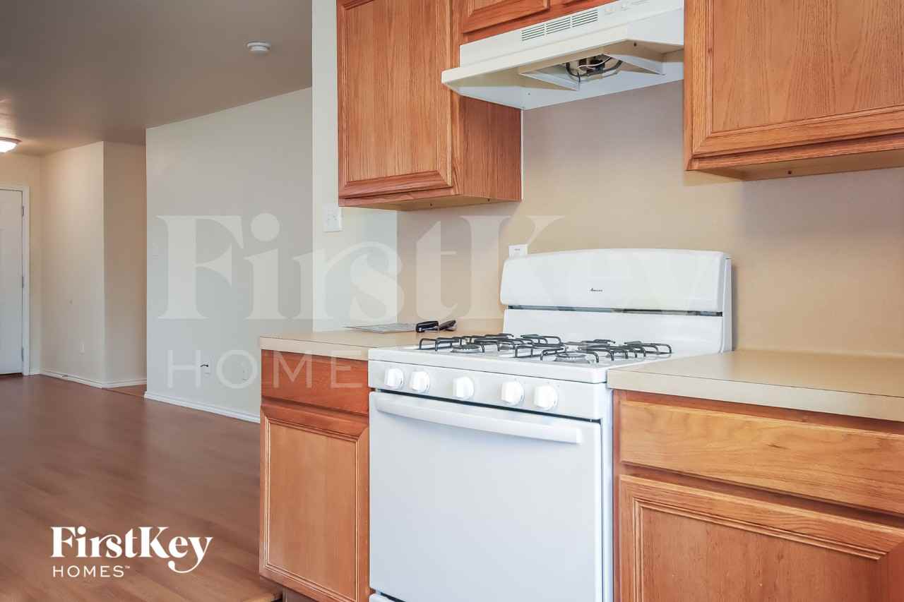 7919 Raven Creek Ln - Photo 6 of 16