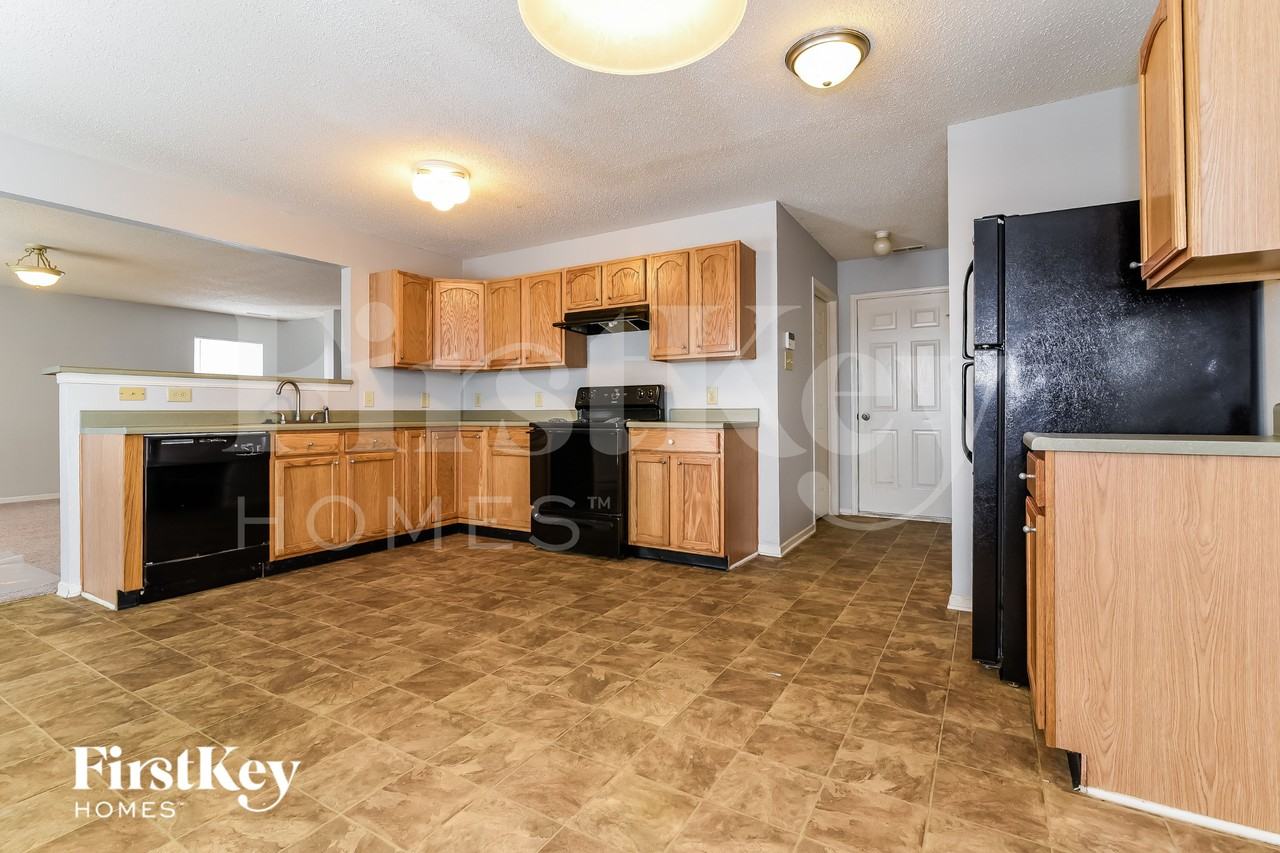 7915 Caraway Pl - Photo 5 of 16