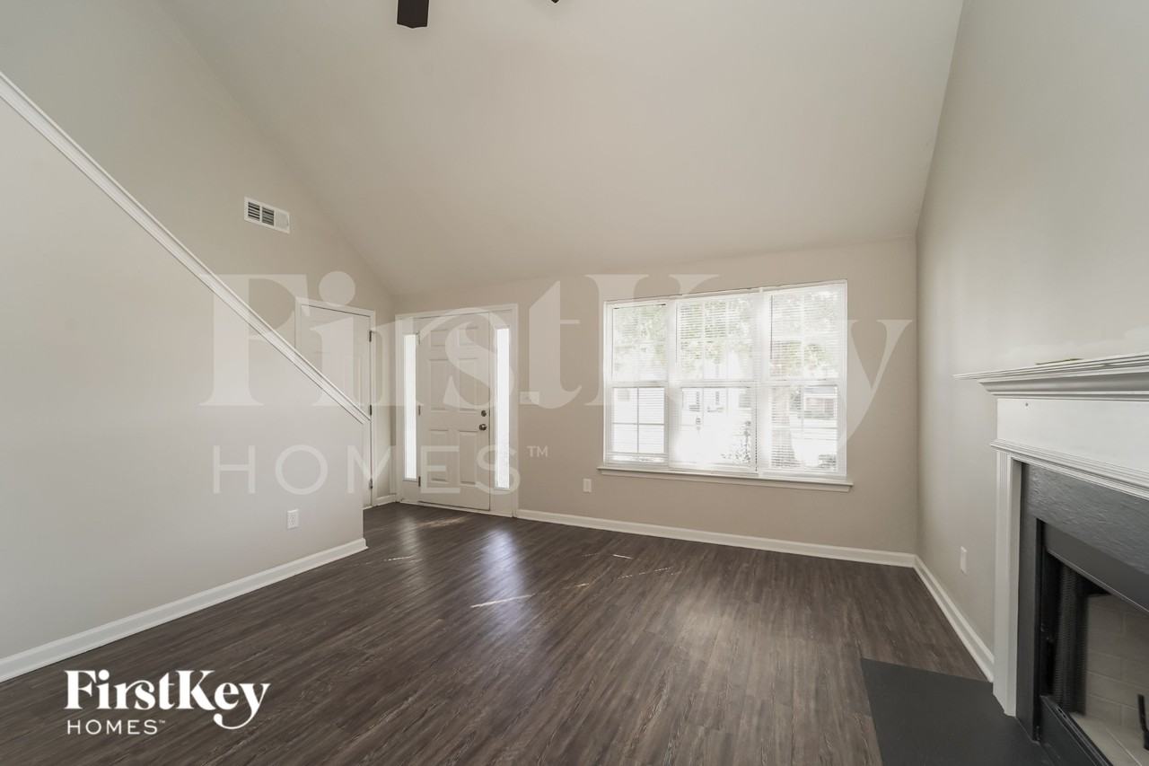 7008 Hidden Creek Dr - Photo 5 of 15