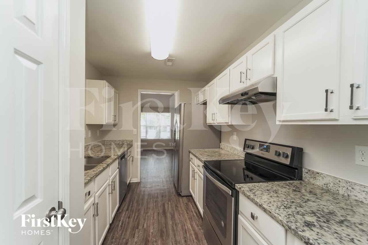 7008 Hidden Creek Dr - Photo 7 of 15
