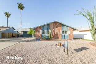 614 E Greenway Dr - Photo 1 of 1