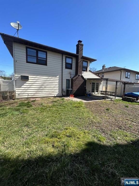 242 Paterson Ave - Photo 2 of 11
