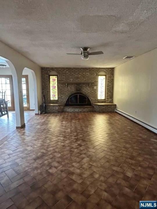 242 Paterson Ave - Photo 3 of 11