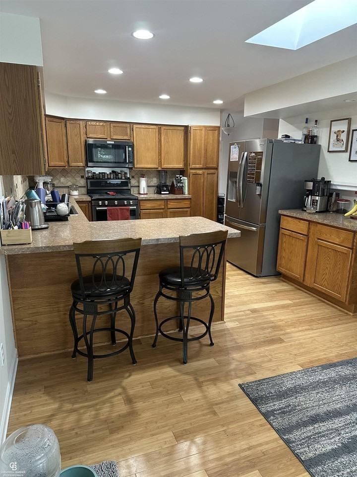 3178 Fanone Dr - Photo 4 of 14
