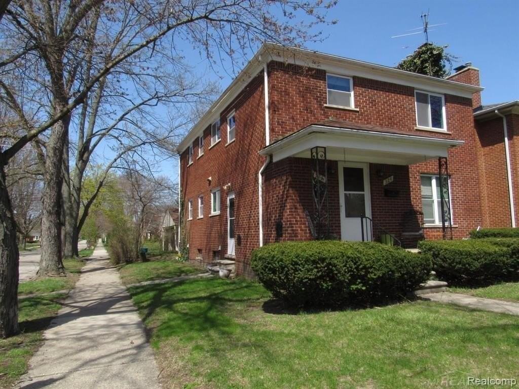326 Catalpa Dr - Photo 2 of 3