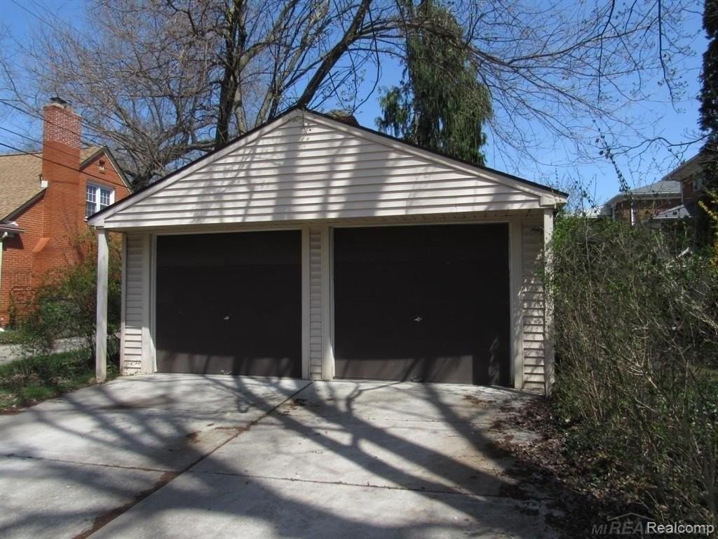 326 Catalpa Dr - Photo 3 of 3
