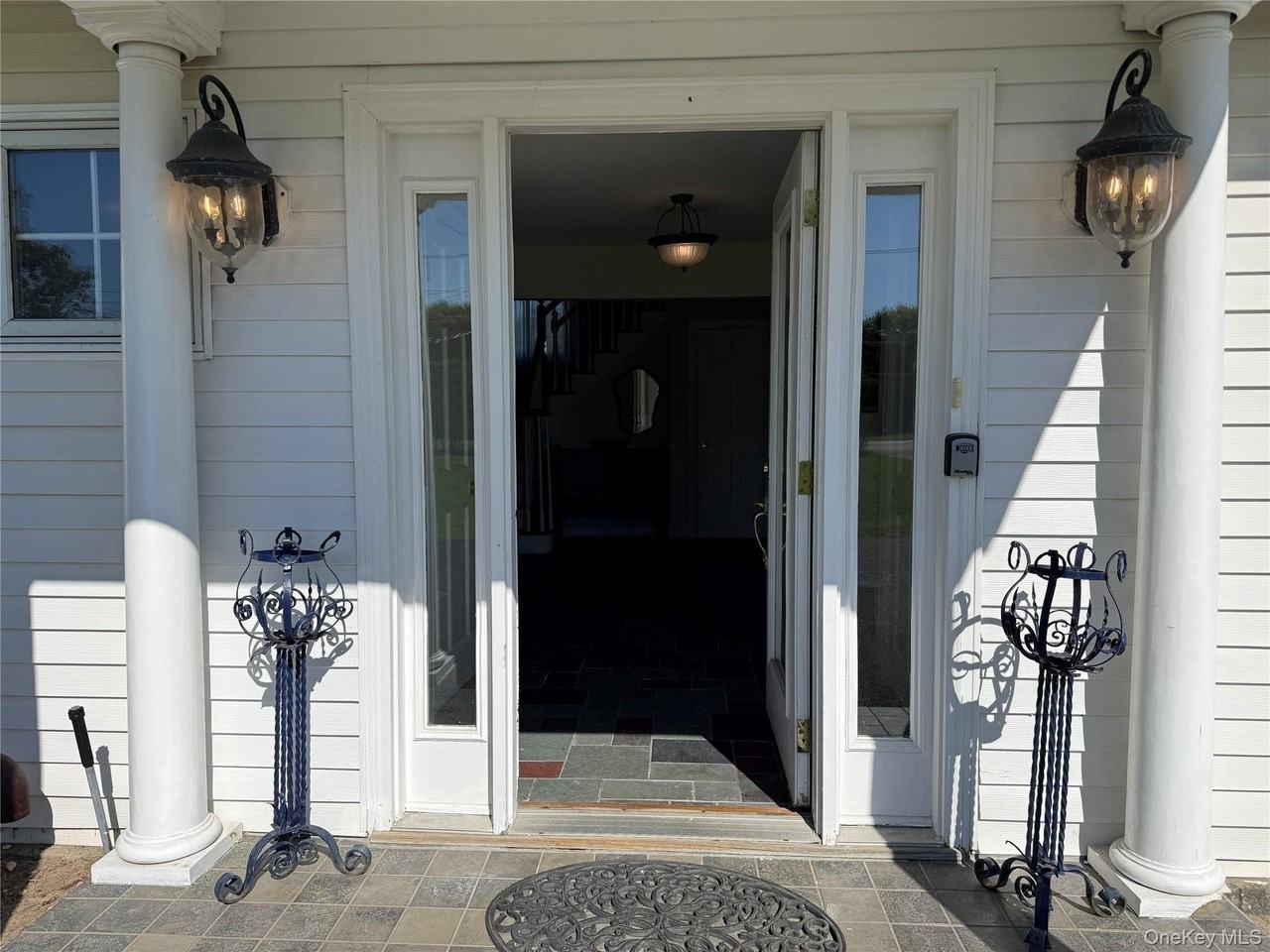 250 Oneck Ln - Photo 2 of 33